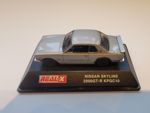 Silver nissan skyline 2000gt - silver,