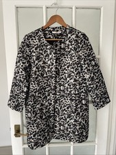 Women’s Vera and Lucy