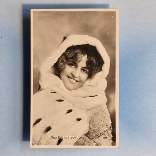 Edwardian actress postcard - actress,