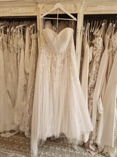 Stunning wedding dress size - stunning,