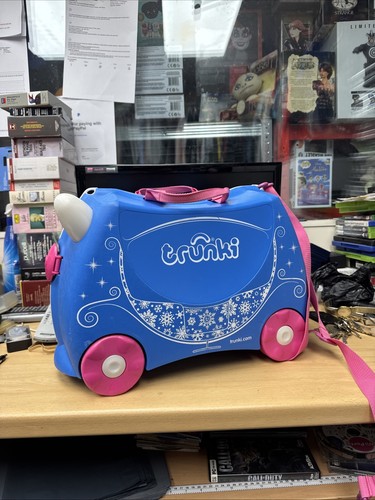 Trunki ride suitcase blue - on,
