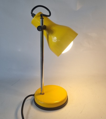 Small retro mid century - mid, yellow