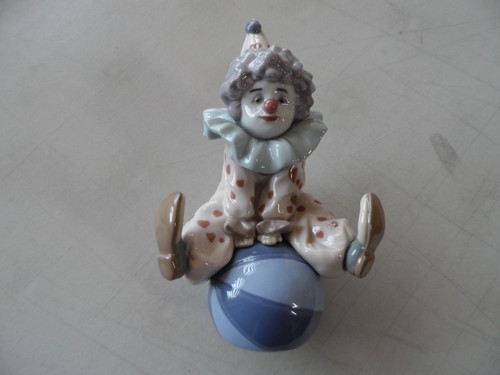 Lladro clown sat - clown, a