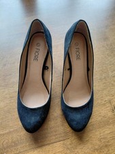 Fiore Ladies Shoes, Size 4