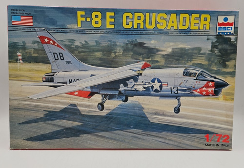Esci ertl 9066 crusader - f-8e,