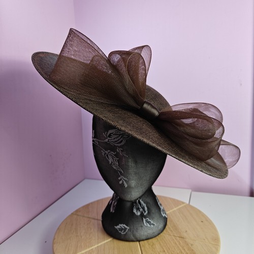 Dark brown large fascinator - large,