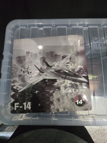 Tomcat 1 100 diecast - f-14,