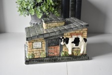 Vintage Border Fine Arts