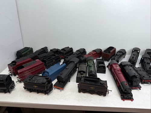 Triang locomotives bodies ect - locomotives/,