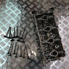 Yamaha YZF-R1 2016 Cylinder Head 2CR-W1101-19 - Needs valve seats recutting