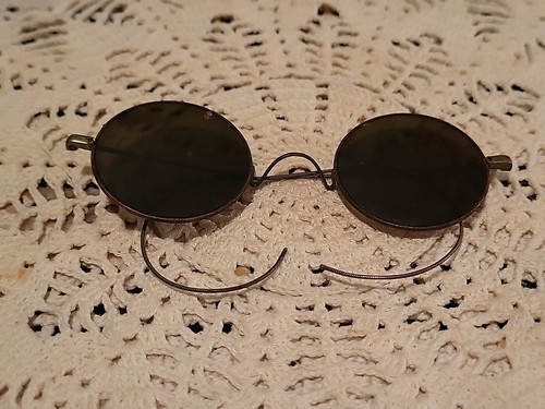 Antique victorian era - era, wire