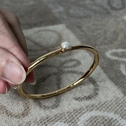 Kate spade pearl - spade, hinged