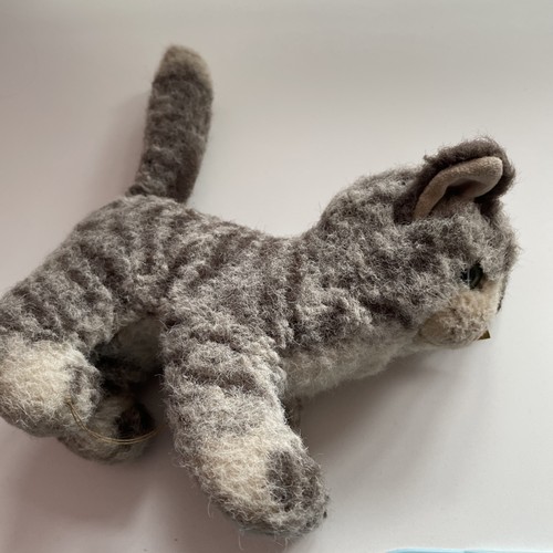 Steiff tabby cat - steiff, ear