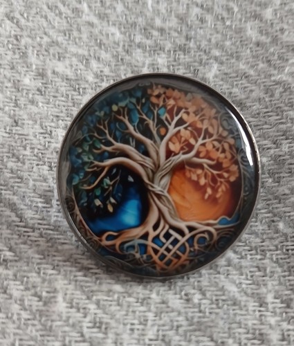 Tree life brooch shawl - , brooch/