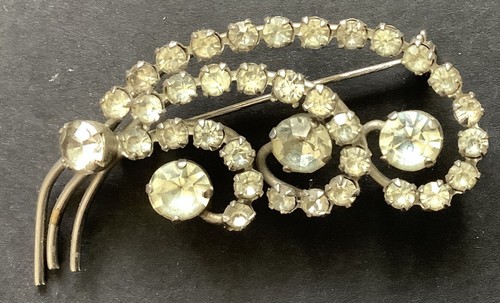 Vintage diamanté brooch - vintage,