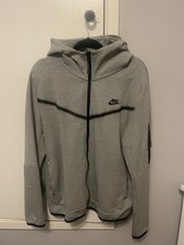 Nike Tech Fleece - Size Large