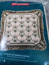 Stitchery Flowers And Ribbons