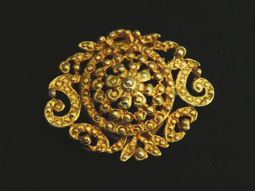 Vintage pretty goldtone ornate - pretty,