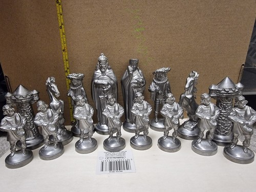 Chess set cast pewter - set,