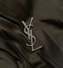 Hot Classic Gray Brooch