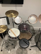Pearl Forum 8-Piece Drum Kit