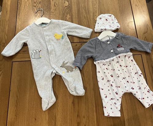 Baby months outfit bundle - 0-3,