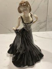 Royal Doulton Figurine , H N 4327 , Amelia , Hand Painted 2001 .