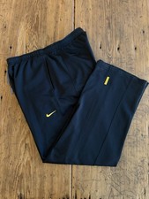 Nike Therma-Fit Livestrong