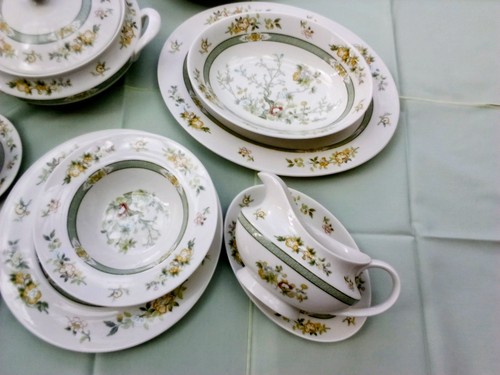Dinner tea service place - service,,