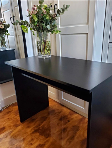 Self assembly black wood - assembly,