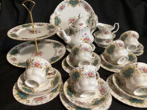 Royal albert bone china - royal,