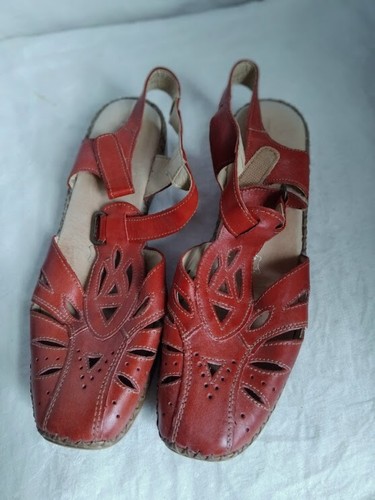 Ladies shoes leather sandals