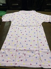 Age 7-8 Girls Shirt Sleeve Nighty In Pretty Pink Design With Hearts Stars