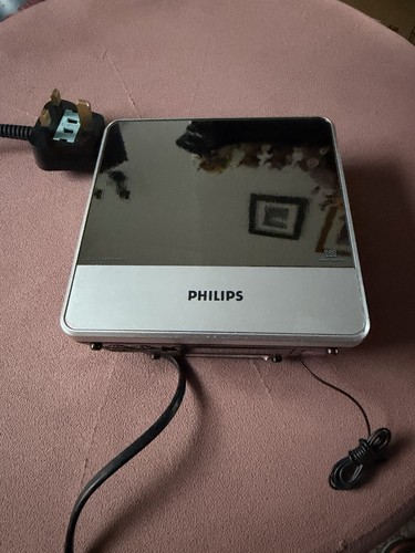 Philips alarm clock radio - alarm, in