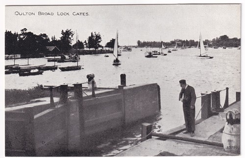 Oulton broad lock gates - lock,