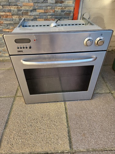 Zanussi built single - built, in