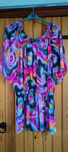 Beautiful stretchy tunic - stretchy,