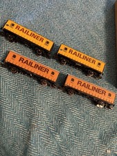 Hornby R6187 Curtain Sided