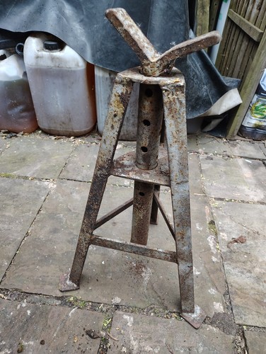 Heavy duty axle - 2, stands