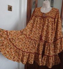 Vtg Look Does 70s Smocked
