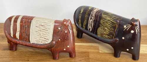 Stylised studio pottery cat - studio,