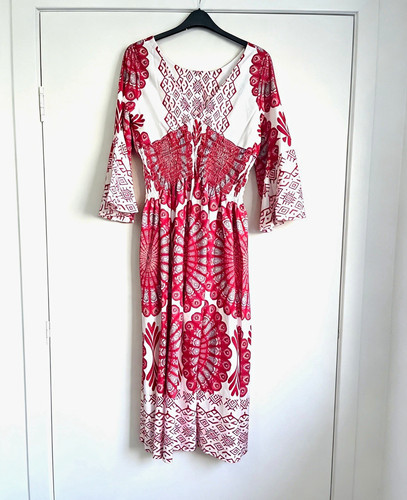 Red white geometric v neck - &,