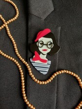 Vintage Style Brooch. Clothing