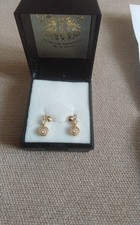 18ct Gold Diamond Drop