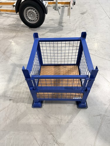 Metal mesh cage stillages - mesh,
