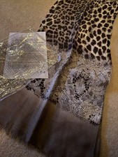 BNIP AVON SCARF FAB 🤩