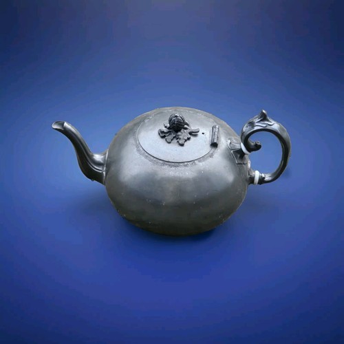 Vintage pewter teapot acorn - ,