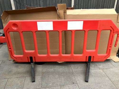 Road barrier x traffic - ,