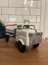 VINTAGE TRIANG JUNIOR SERIES MILK LORRY 28 BOTTLES GOOD CONDITION PLEASE READ