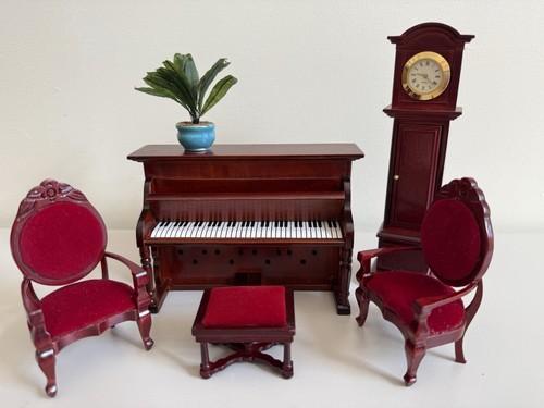 Wooden dolls house unbranded - house,